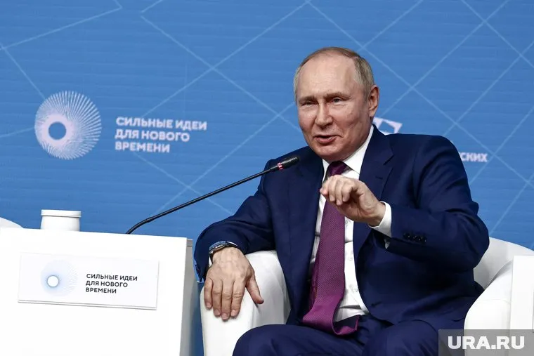 Президент РФ Владимир Путин открыл доступ частным компаниям к космическим проектам