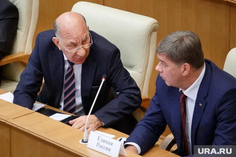 "Тагильская группа" (на фото два ярких ее представителя — Владимир Радаев и Алексей Кушнарев) состоит из разных людей, но эта конструкция, заверяют они, работоспособна