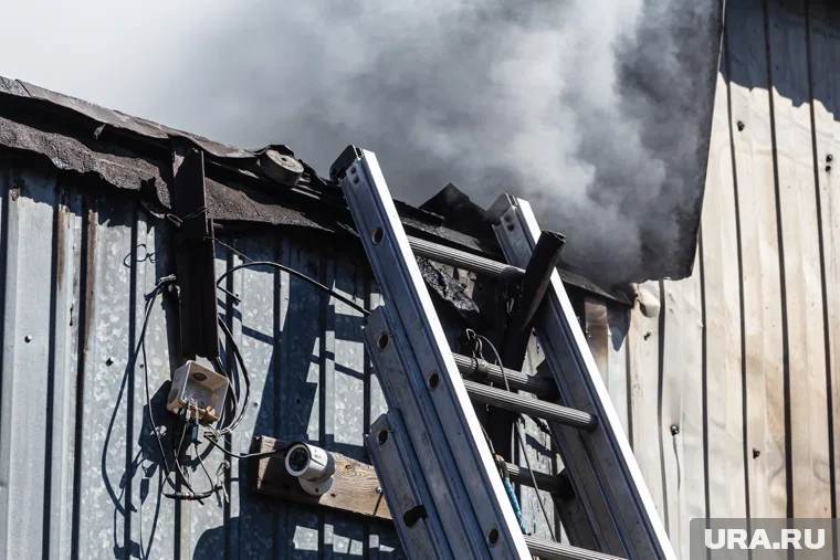 Склад горел на станции Фарафонтьевская