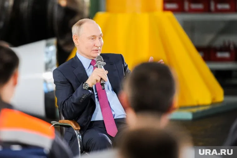 Путин прилетел в Якутию, где встретился с жителями Дальнего Востока (архивное фото)