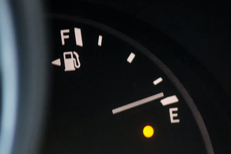 Клипарт 3. Нижневартовск., заправка, бензобак, лампочка бензина, закончился