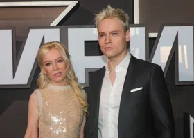 Shaman и Мизулина стали в Донецке мужем и женой