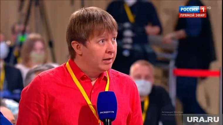 Журналист URA.RU Антон Ольшанников третьим задал вопрос президенту
