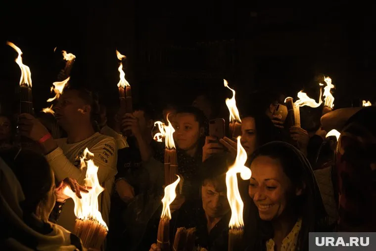 В Иерусалиме произошло схождение Благодатного огня