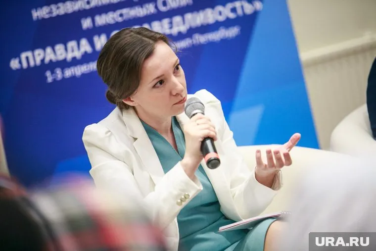 Анна Кузнецова будет сама разбираться, почему в школе не было охраны