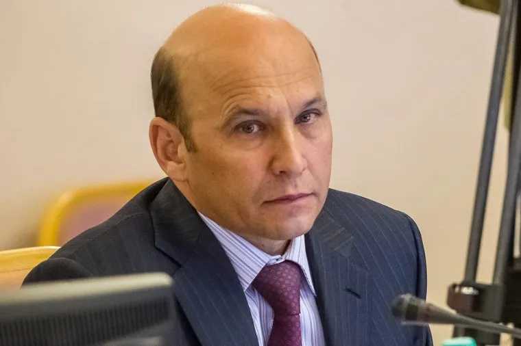 Областная дума. Комитет по госстроительству и мсу. Тюмень