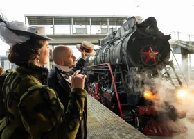 Из Челябинска в Троицк отправился ретропоезд с туристами 