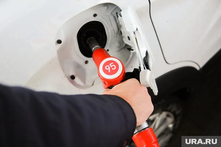 Жители Хабаровска столкнулись с дефицитом бензина в городе