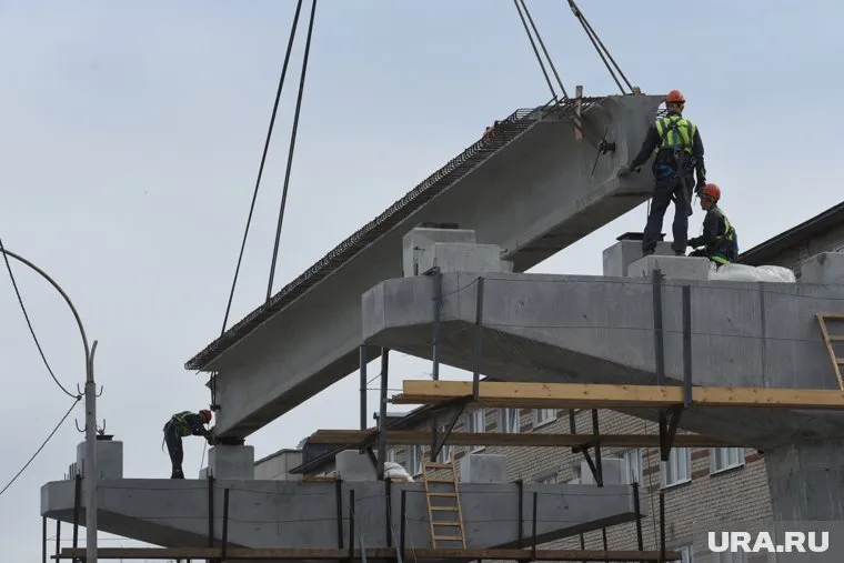Тело погибшего рабочего увезли