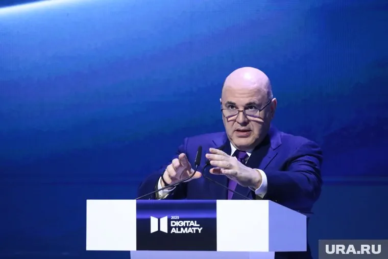 Мишустин заявил, что правительство РФ усиливает помощь семьям с детьми