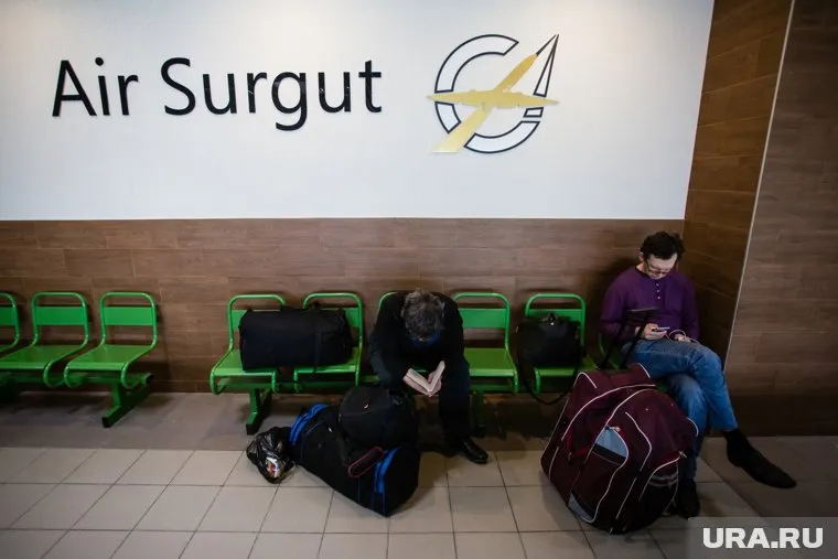 В аэропорту Сургута утром 4 августа произошла массовая задержка рейсов