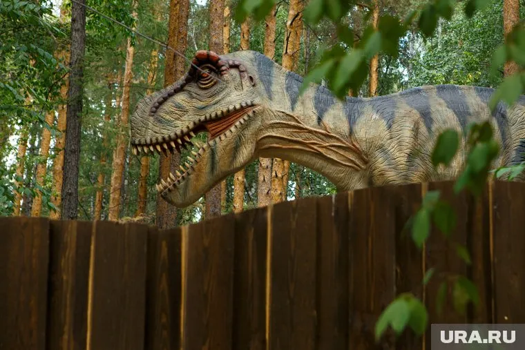 На выставке представлены динозавры в натуральную величину 