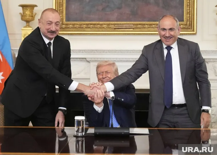 Баку и Ереван опубликовали парафированное мирное соглашение из 17 пунктов