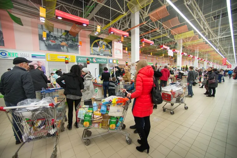 "Ашан" в Меге. Екатеринбург, очередь в кассу, тц ашан