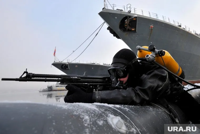 Для службы в тюменских спецвойсках кроме стрелков и саперов нужны еще и водолазы