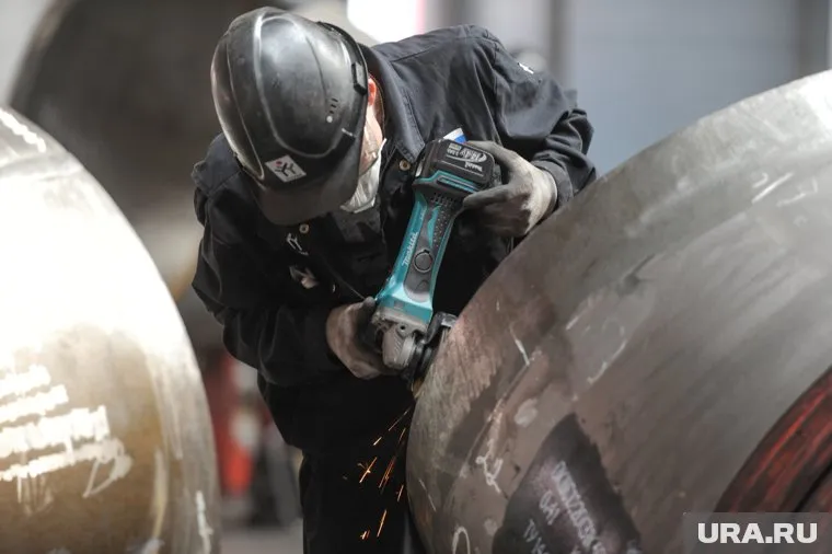 Шлифовщикам предлагают зарплату до 120 тысяч в месяц