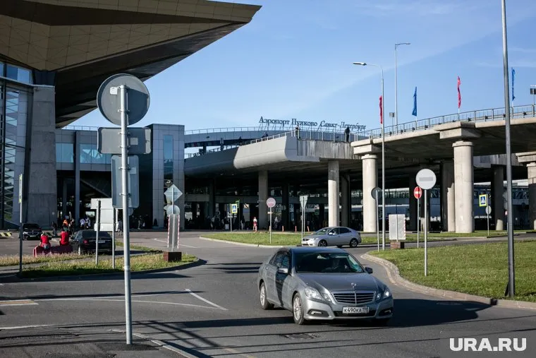 В петербургском Пулково отменено 22 рейса, 70 задержано