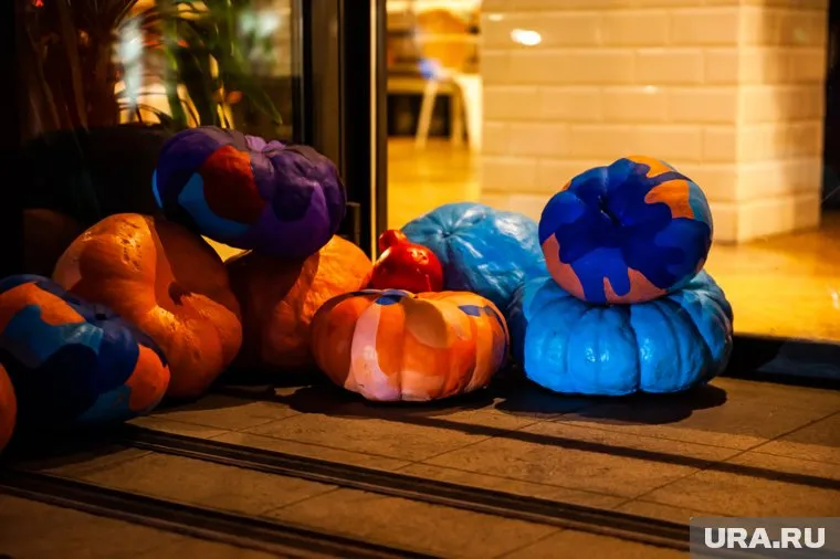 Кроме нечистых сил Halloween также символизирует начало зимы