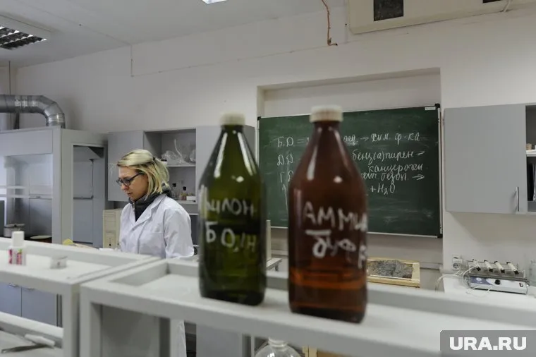 Лаборантов можно переучить на фельдшеров-лечебников