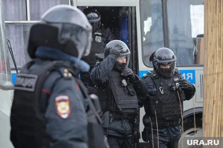 Работа челябинского ОМОНа попала на видео