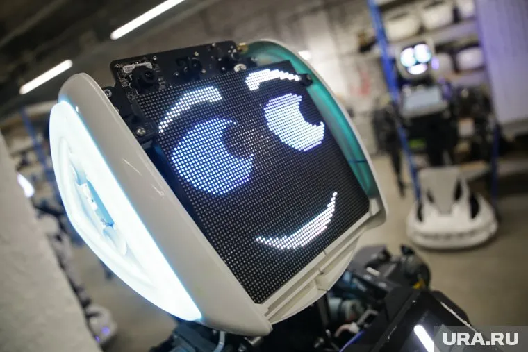 Роботы фирмы Promobot научатся распознавать человеческие эмоции и правильно реагировать на них