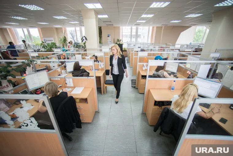 Сотрудники офисов и цехов увеличили зарплатные ожидания