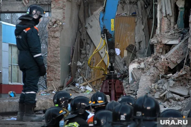 Жильцы боятся возвращаться в разрушенный дом