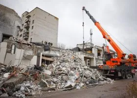 Последствия обстрела Лисичанска, где погибли 28 человек: фоторепортаж