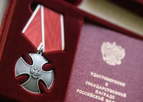 Свердловских подростков наградили почетными медалями