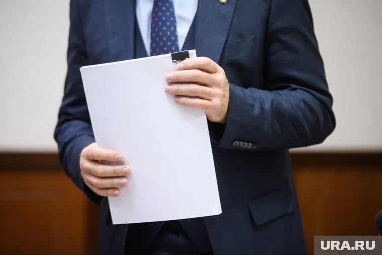 Чиновники обращаются за помощью по гражданским и уголовным делам
