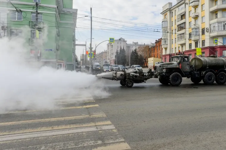 Пустой город. Обстановка в городе во время эпидемии коронавируса. Дезинфекция проспекта Ленина и улицы Воровского. Челябинск