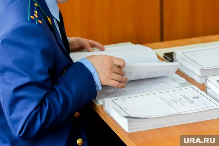 Следствие выявило эпизоды превышения полномочий главой села Фершампенуаз