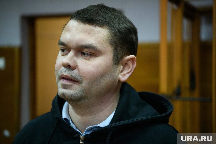 Грозу свердловских чиновников отправили за решетку. Видео