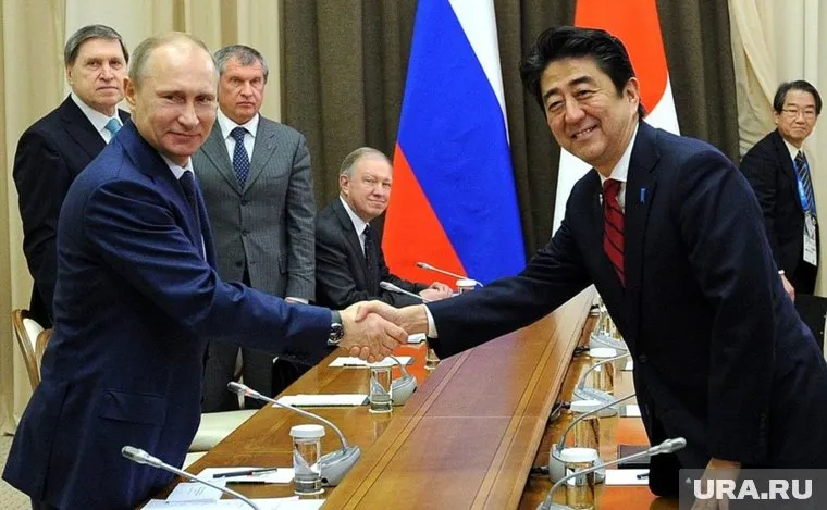 Путин и Абэ планируют встретиться 22 января