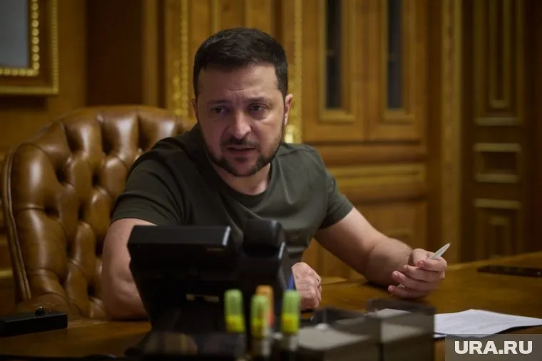 Зеленский может навсегда сбежать в ЮАР после визита туда