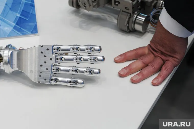 Робот и прототип выглядят почти одинаково