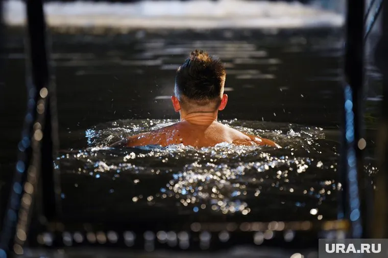 Свердловчане не бояться холодной воды