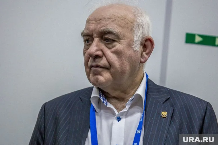 Колотурский не имеет права разговаривать с жителями дома