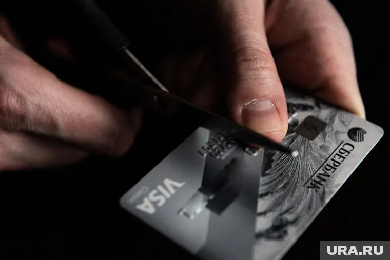 Банковские сотрудники будут использовать личные данные клиентов