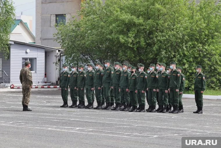 Если срочник окончил службу, после дембеля он попадает под критерии для частичной мобилизации