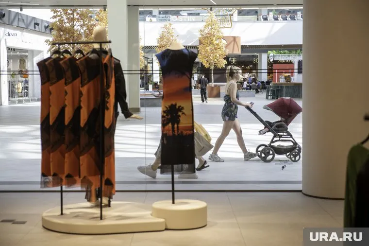 Вместе с одеждой в Тюмени подешевели обувь и белье