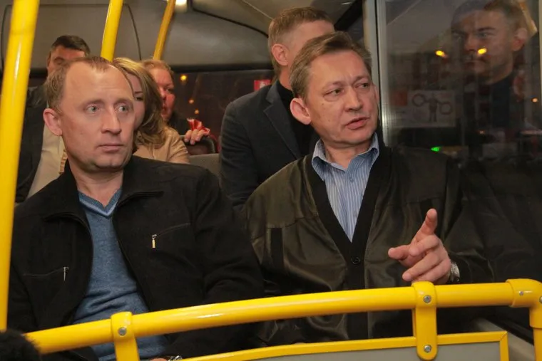 Попов показывает дороги в Сургуте, попов дмитрий, базаров владимир