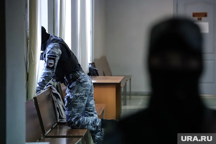 Курганского пристава отправили под домашний арест по делу о похищении человека