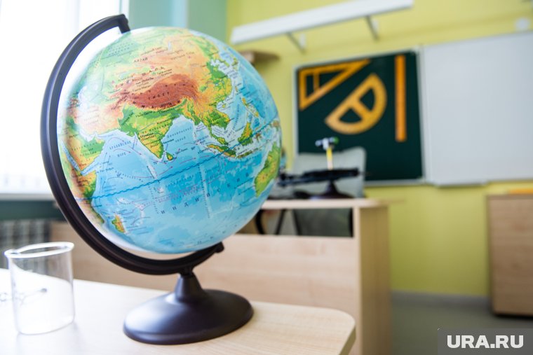 В Курганской области подрядчик сорвал сроки капремонта школы с бассейном