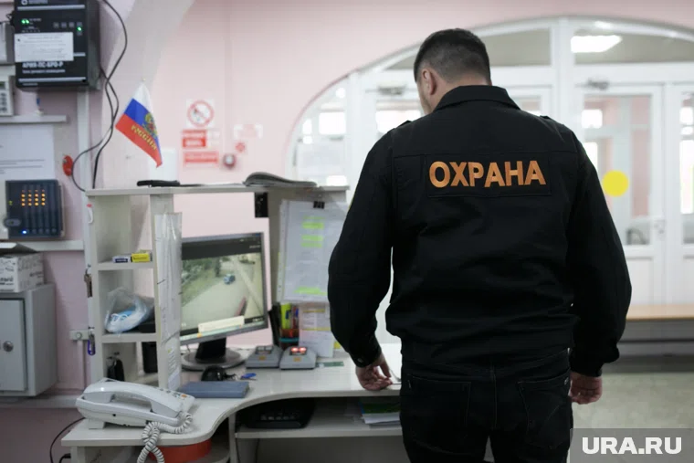 При этом учебная деятельность в школах продолжается в штатном режиме