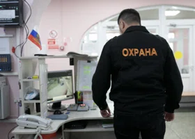 В Пермском крае школы усилили охрану из-за угрозы теракта 