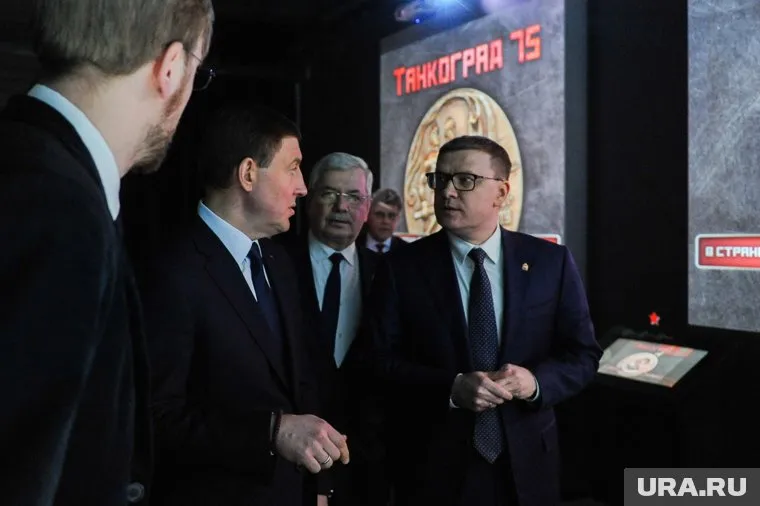 По итогам переговоров с Андреем Турчаком (слева), Алексей Текслер (справа) может сменить Владимира Мякуша (в центре) в «Единой России»