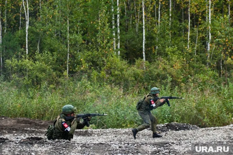 Срочников начали переводить из расформированной части
