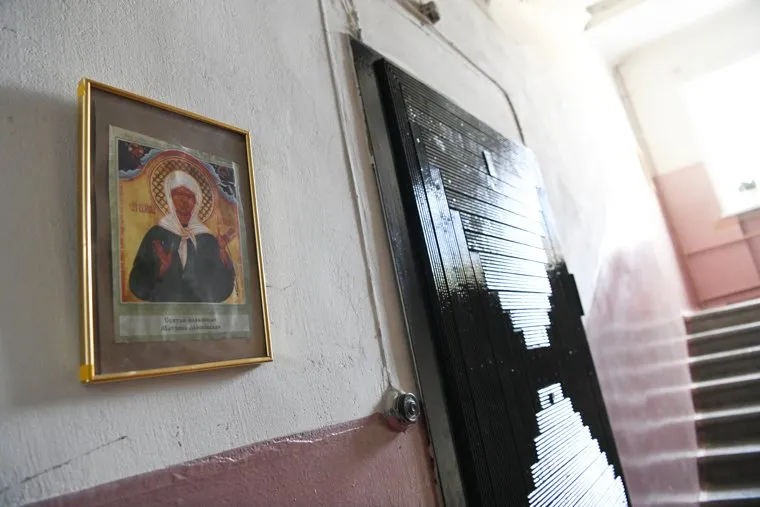 Квартира 15 по адресу Свердлова, 27; опечатано ФСБ. Екатеринбург