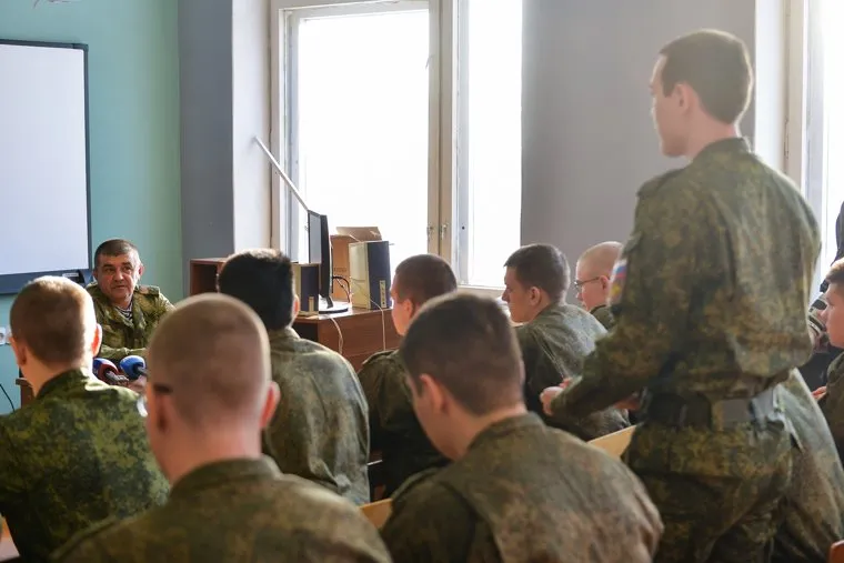 Юрий Гагарин «Ангел» на лекции у курсантов военной кафедры ЮУрГУ. Челябинск